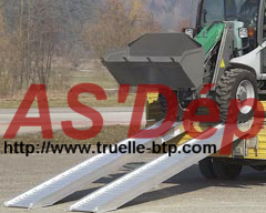 rampe de chargement btp spécial chenille caoutchouc, rampe de chargement pour pneumatique, rampe aluminium BTP, rampe aluminium pour diable, en vente sur loyettes, lyon, pont de cheruy, bourgoin, rhone alpes, France, Maroc, Algérie, Maghreb.